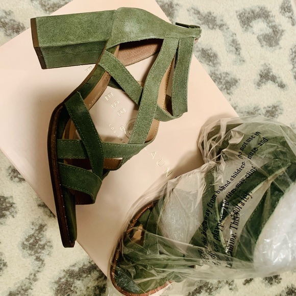 Chinese laundry “shawnee” perfect neutral green block heel. Sz 6. NWT - Picture 2 of 3
